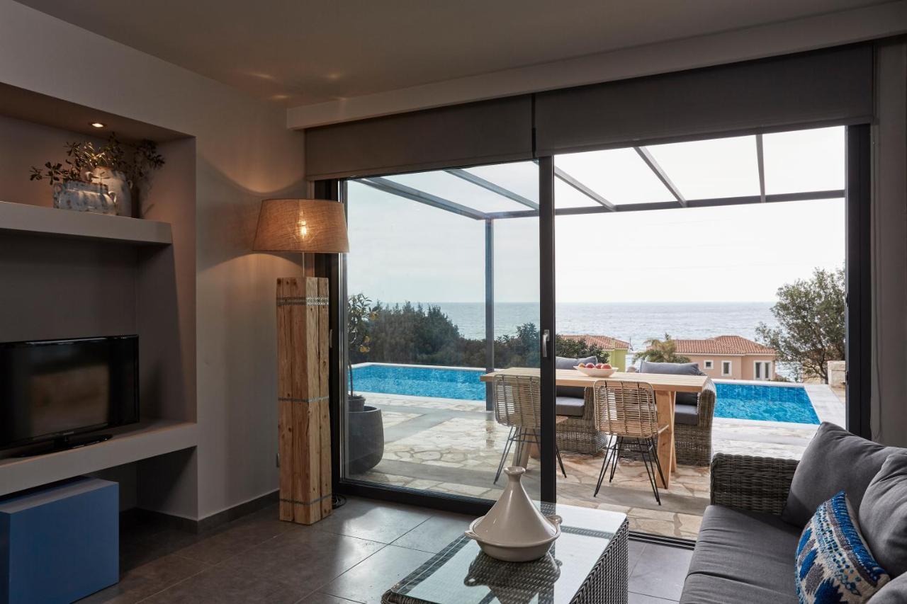 Villa Sea Front Spathíon Extérieur photo